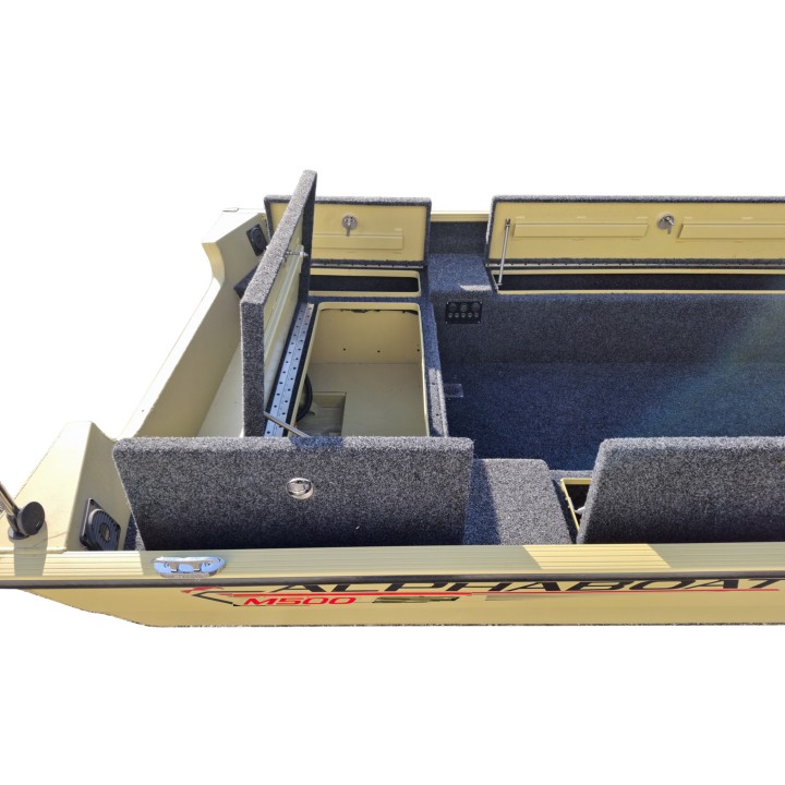 Alphaboat M500 – compartimente deschise și spațiul interior